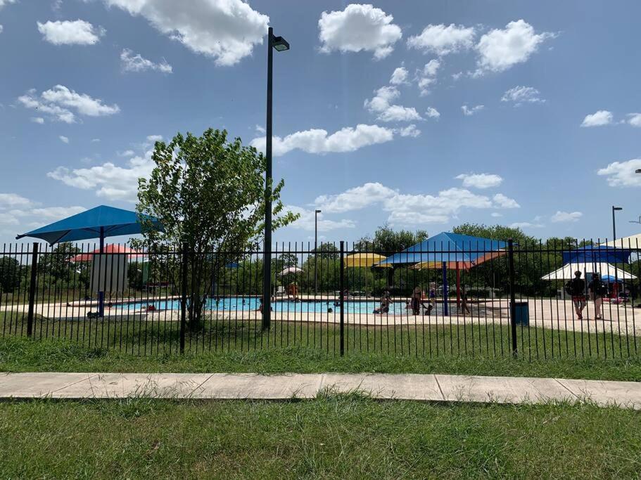 San Antonio Comfort 4 Bedroom 3 Bath Home 5 Mins From Sea World Kültér fotó